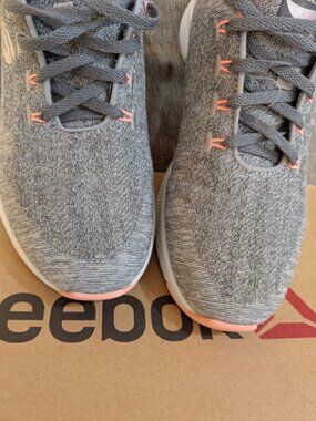 Skechers Women's Arch Fit Comfy Wave Lace Up Shoes Gry/Pnk Size 9 Excellent Cond